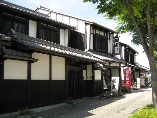 夢京橋キャッスルロード彦根城の前のメインストリート