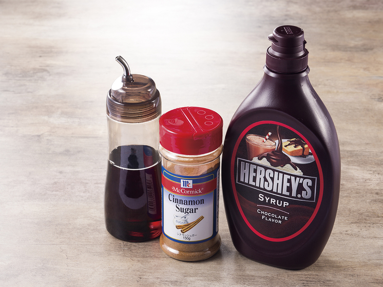 チョコレート、メープル風シロップ、シナモンシュガーなど、多彩なフレーバーでワッフルをどうぞ。