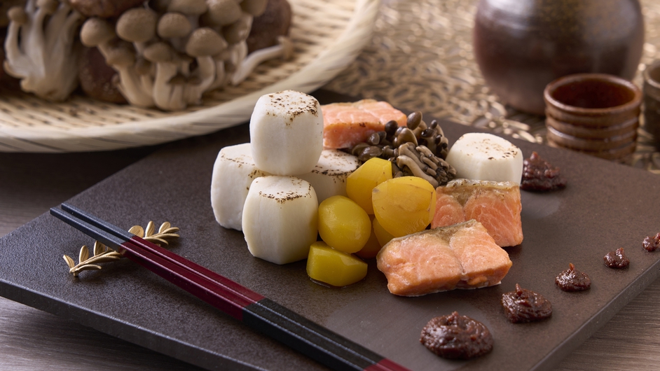 ＜Local food＞秋メニューきのこ朴葉味噌掛け