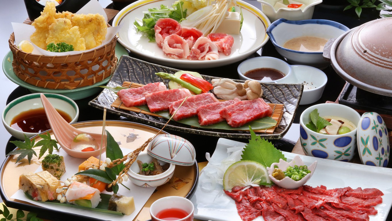 やっぱりお肉が好き！九州産「牛・豚・鶏・馬」が集結豪華肉尽くし会席