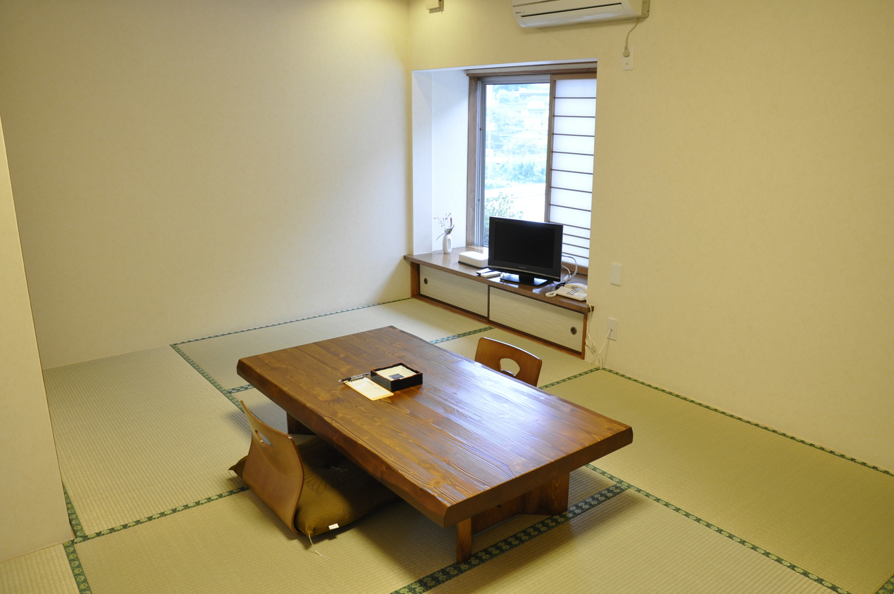 Ryojouen Yamazato The 3-star Ryojouen Yamazato offers comfort and convenience whether youre on business or holiday in Takachiho. The property offers guests a range of services and amenities designed to provide comfort