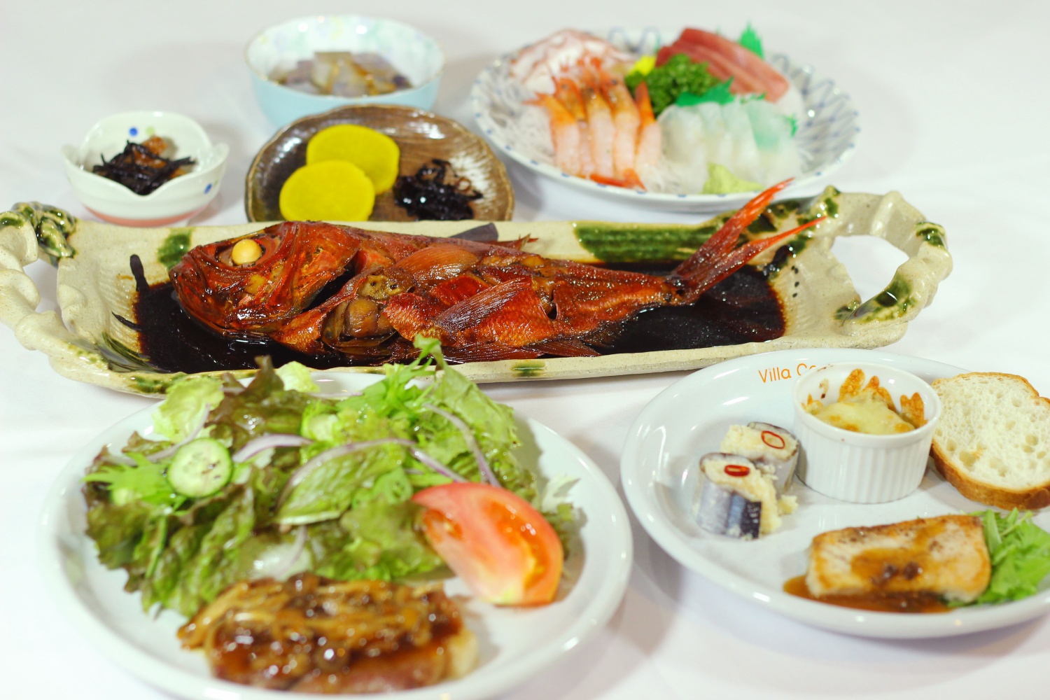 金目鯛姿煮&刺身盛り＝追加料理、電話予約可