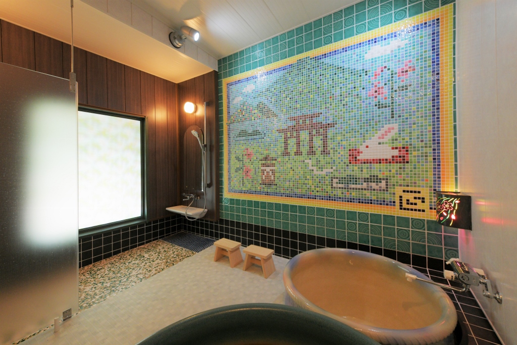 三輪山アートタイルの陶器風呂