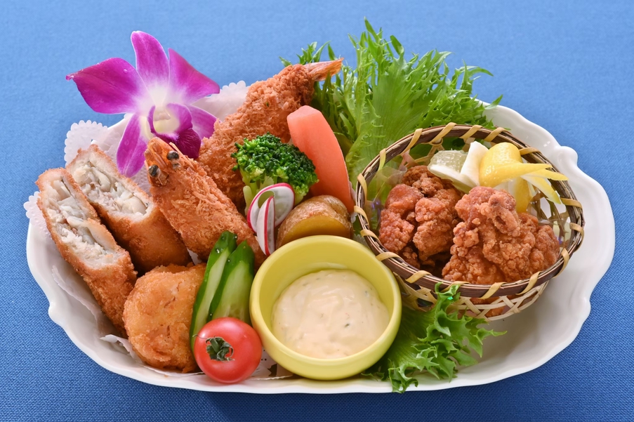 別注料理ミックスフライ（唐揚げエビフライ入）
