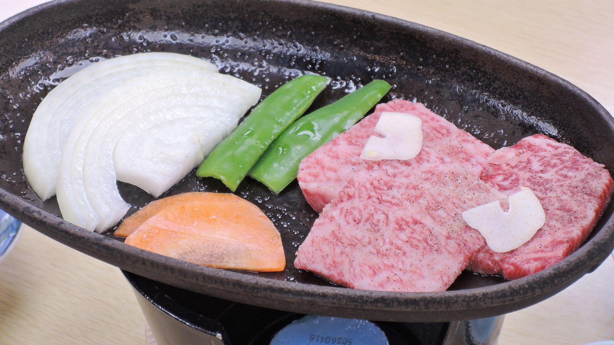 *【夕食一例】ご当地ブランド牛「熊野牛」の鉄板焼き