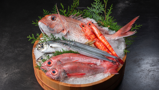 【魚】魚は天然物にこだわり旬の魚を仕入れています。