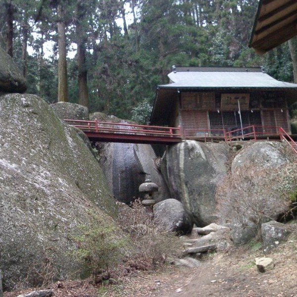 名草巨石群隠れたパワースポット自然の神秘に圧倒されますよ♪