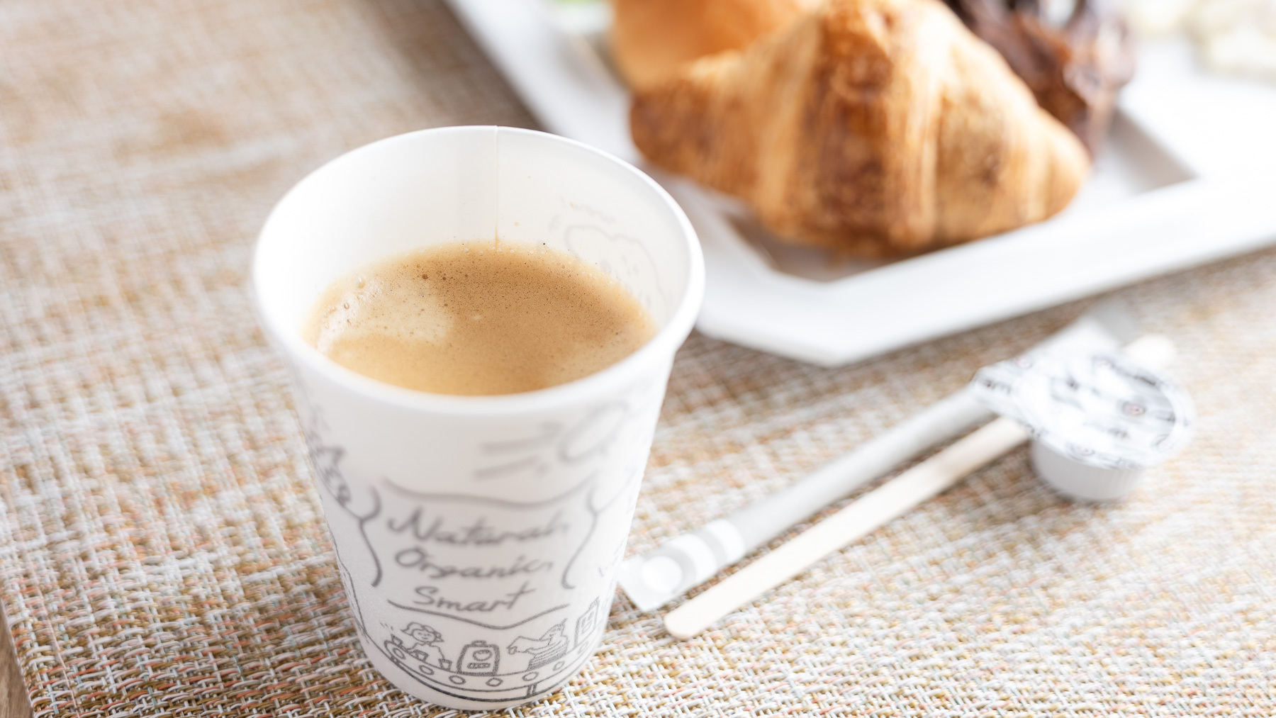 【Smart】カップは間伐材使用で環境にやさしい