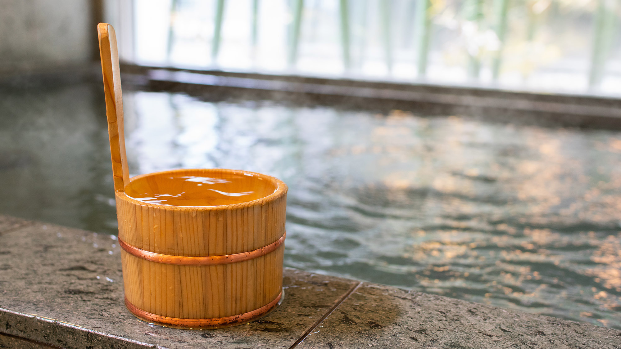 移動のお疲れも天然温泉で癒せます