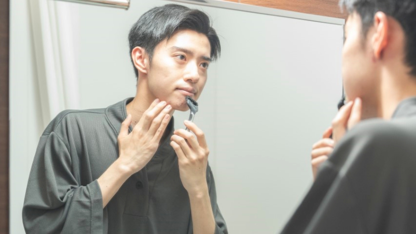 カミソリはフロントにご用意しております