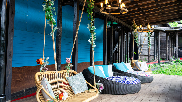 森の中で深呼吸。遊び心くすぐる自然の休日へ。