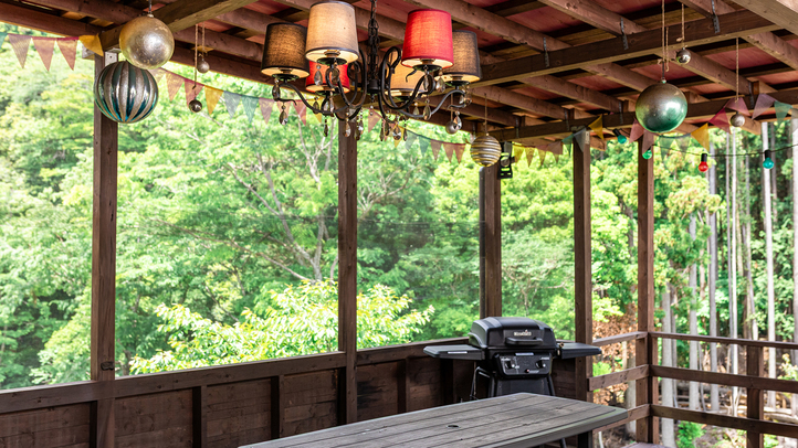 【Glamping】自然のなかで味わう極上BBQ。仲間との絆が深まる瞬間