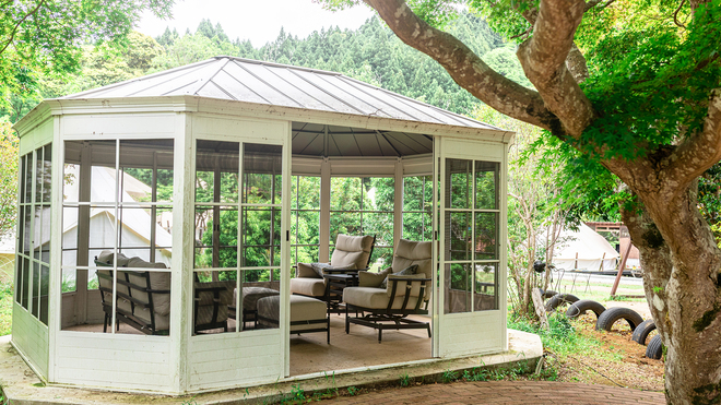 美しい自然と空の下で、五感がほどけるひとときを。