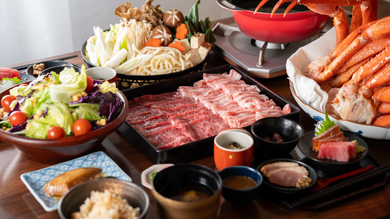 【夕食】甲州牛×;甲州富士桜ポークのしゃぶしゃぶメインの夕餉(※写真は一例)