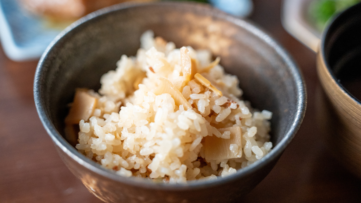 【夕食】山梨こしひかりの筍ご飯(※写真は一例)