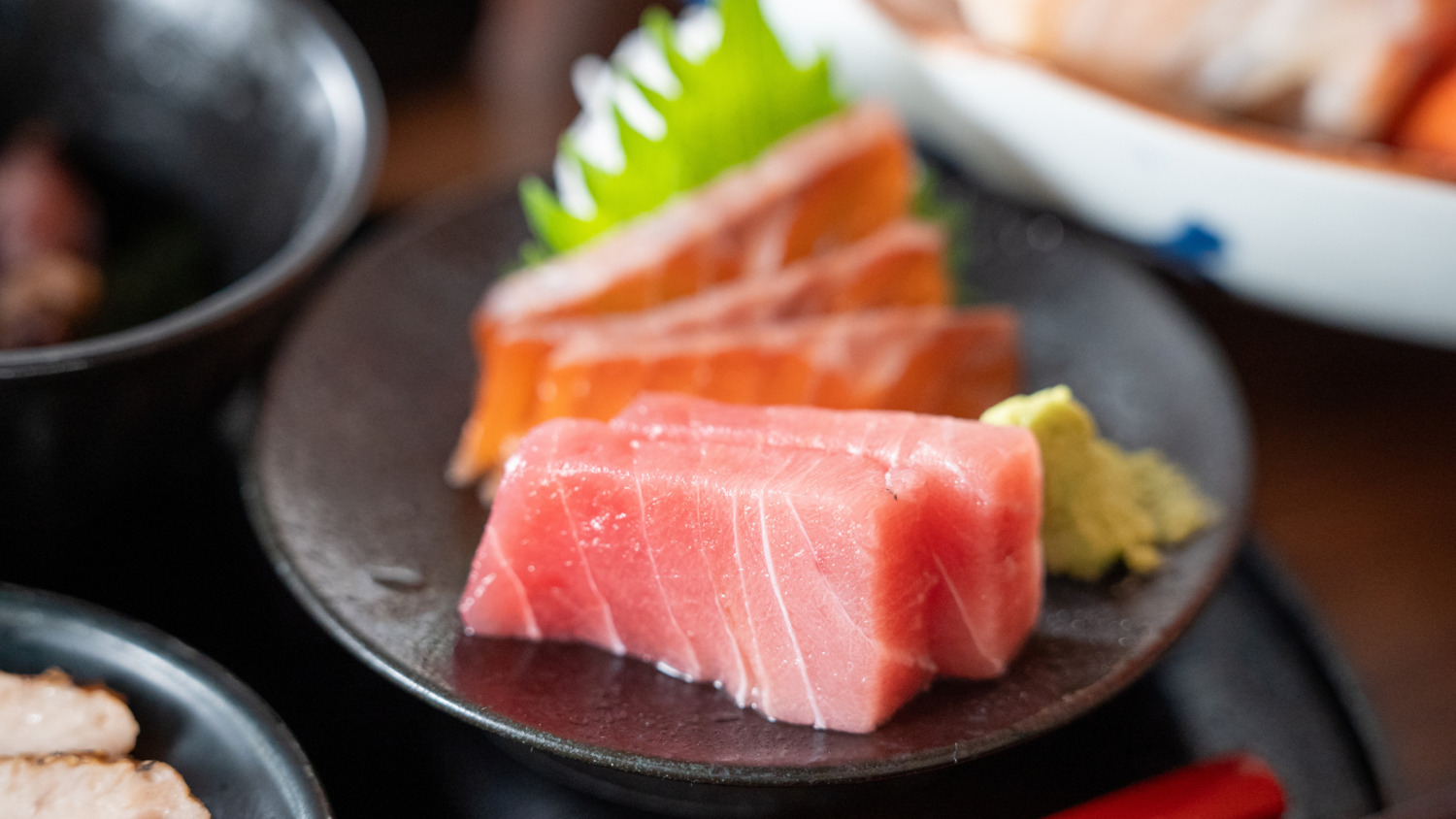 【夕食】甲斐柚子サーモン×;鮪のお刺身(※写真は一例)