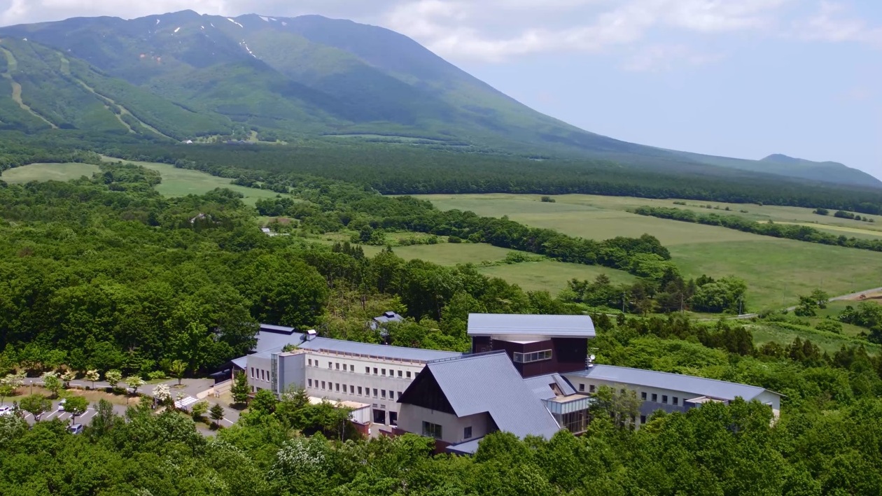 雄大な岩手山のふもとにある森の宿