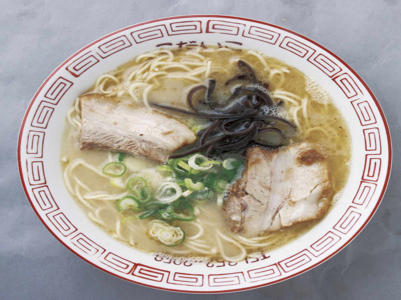 熊本ラーメン（写真提供：一般財団法人熊本国際観光コンベンション協会）