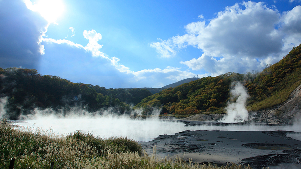 130度の温泉が湧き続ける「大湯沼」。自然の壮大さを体感！【周辺/登別】