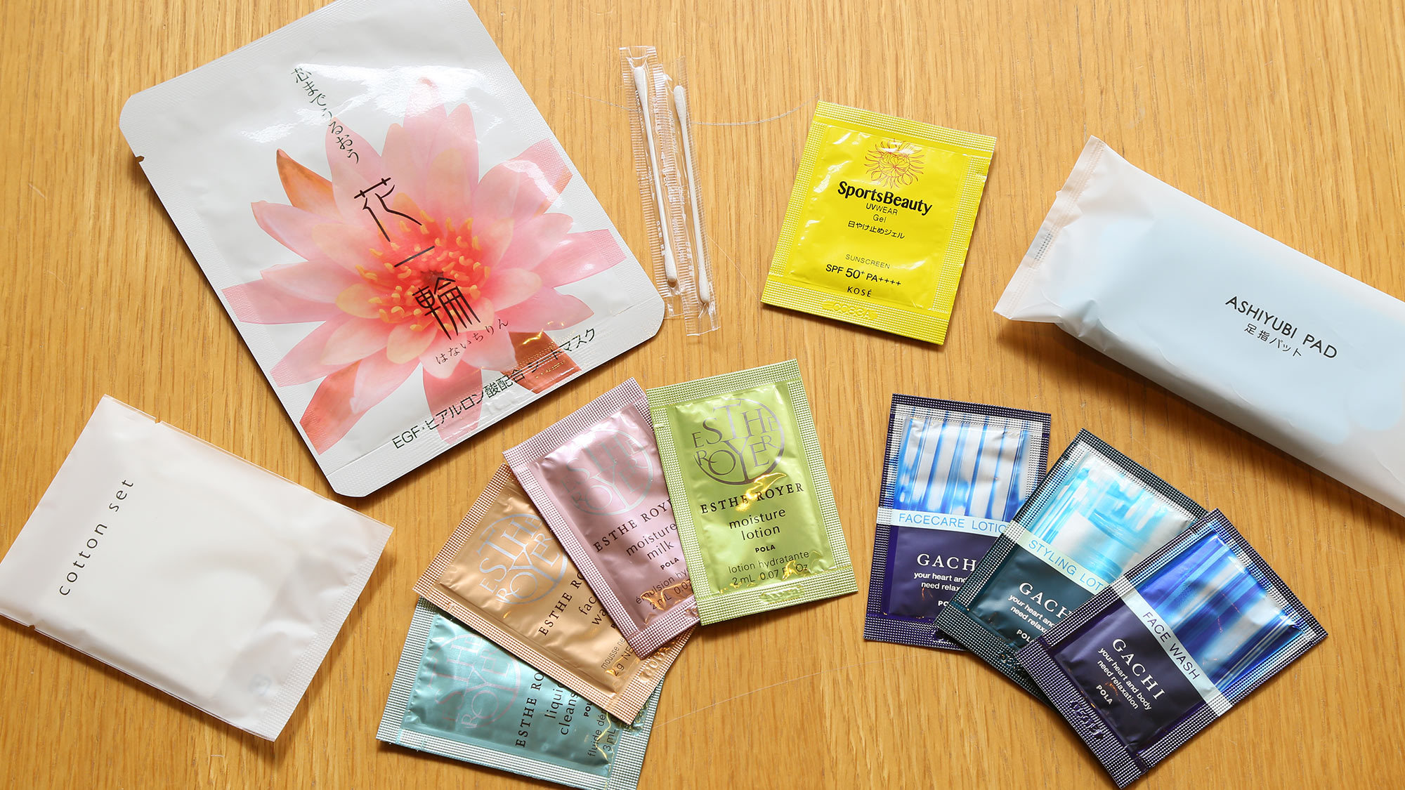 女性・男性用スキンケアセットなどのアメニティ