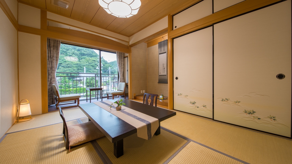 Shizuka Hanaougi Set in a prime location of Kyoto, Shizuka Hanaougi puts everything the city has to offer just outside your doorstep. The property offers a wide range of amenities and perks to ensure you have a great 