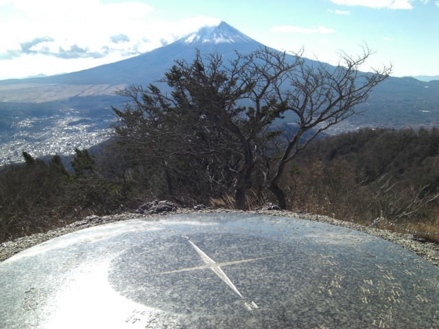 【観光スポット】三つ峠頂上からの富士