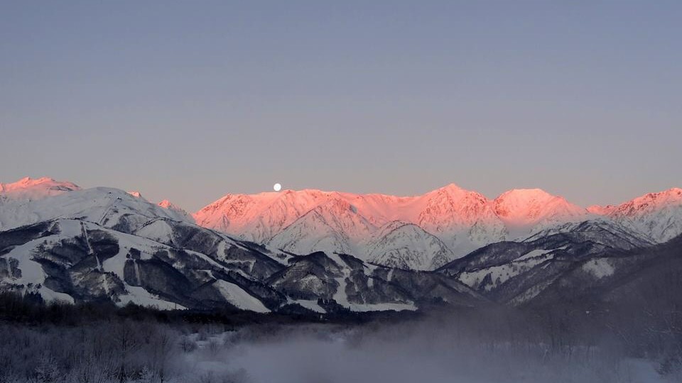 北アルプスの雪山