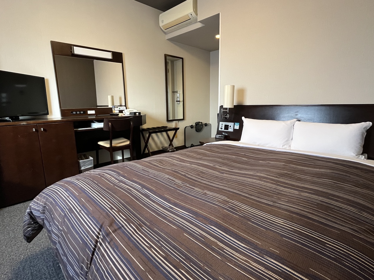 コンフォートセミダブルルーム