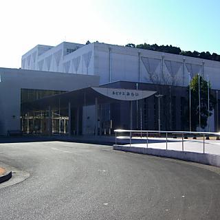 【施設】文化会館ホール(芝グラウンド・遊具)お車で約１分