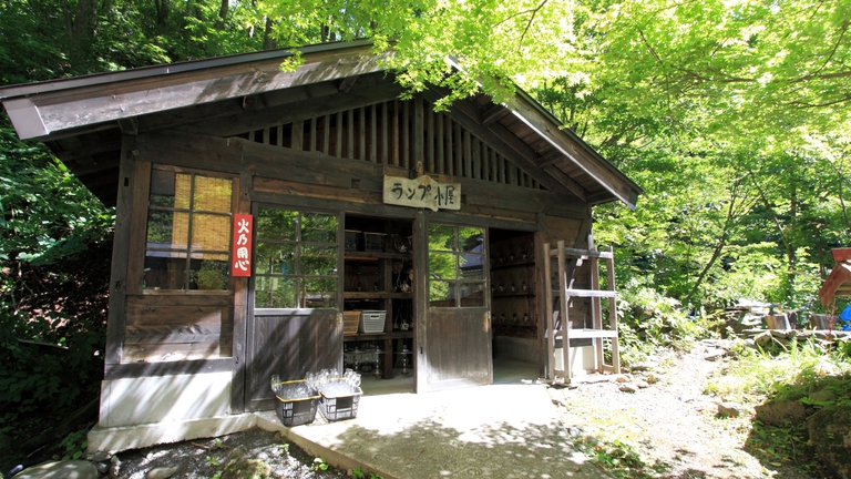 *【ランプ小屋】毎日こちらでランプの準備をしています。  