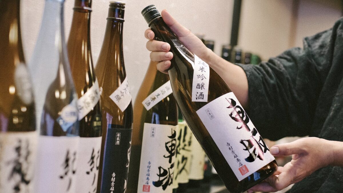 和歌山の地酒を約30種類取り揃えています。