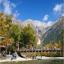 秋の上高地河童橋