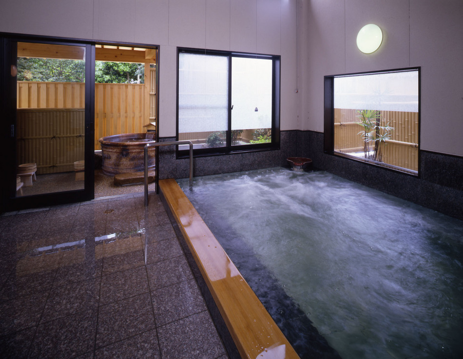 美肌の天然温泉がたっぷりの大浴場