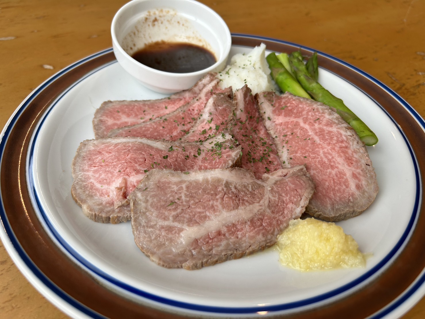 山形牛のローストビーフ