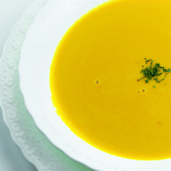 スープ夕食メニューの一例。季節の味覚を使用したスープです♪