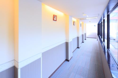 【館内案内】 東館への連絡通路