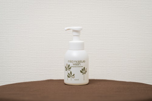 【客室備品】KOSEハンドソープ.