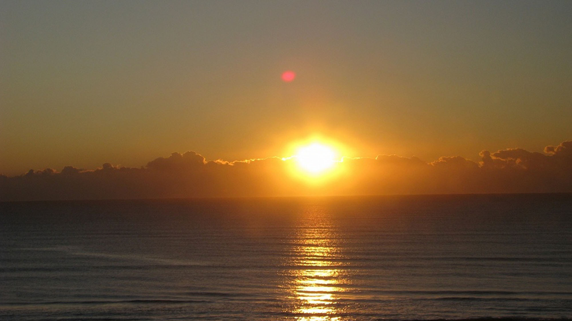 【九十九里浜】大きく見てる夕陽。当ホテルからご覧いただけます。