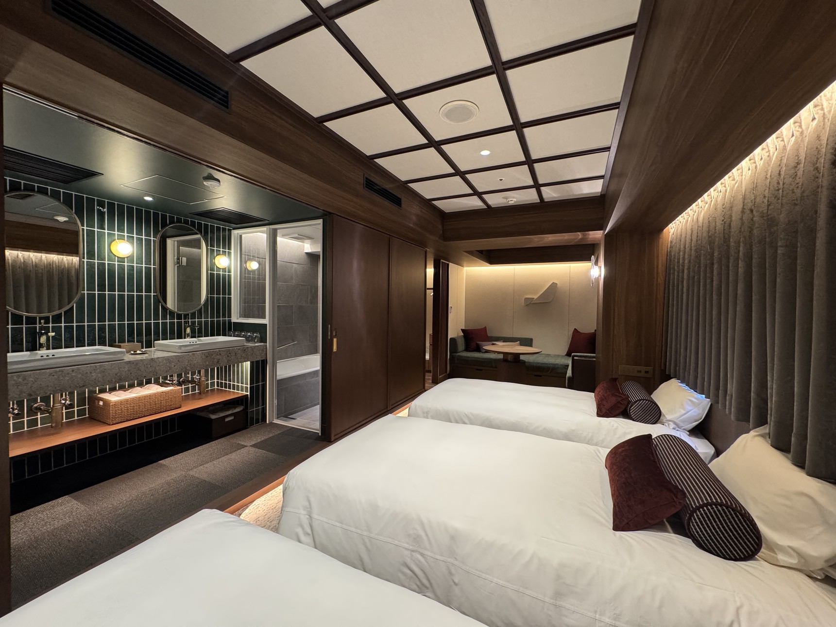 スーペリアトリプル＜客室＞3〜5名利用