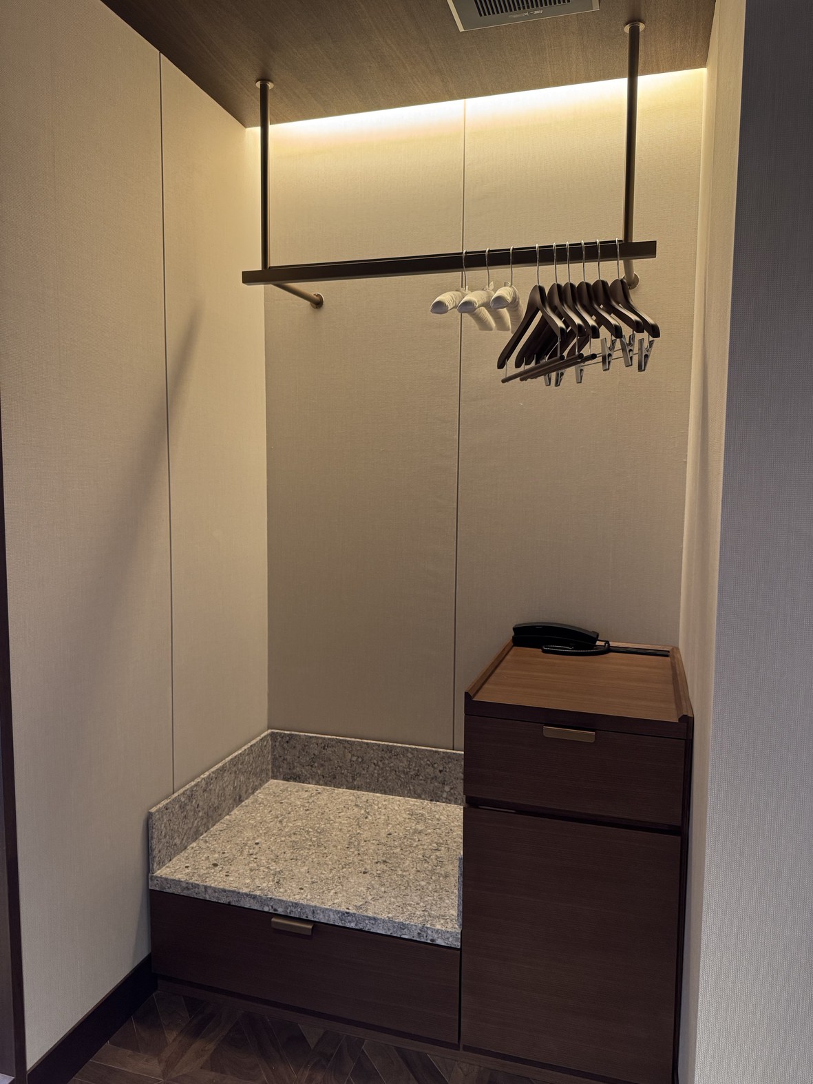 スーペリアトリプル＜室内＞クローゼット