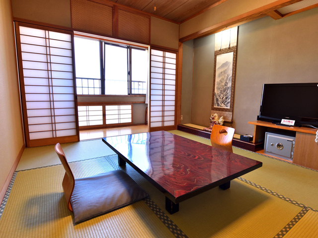 This photo about Yuhigaura Onsen Sunaburo no Yado Yuzen shared on HyHotel.com