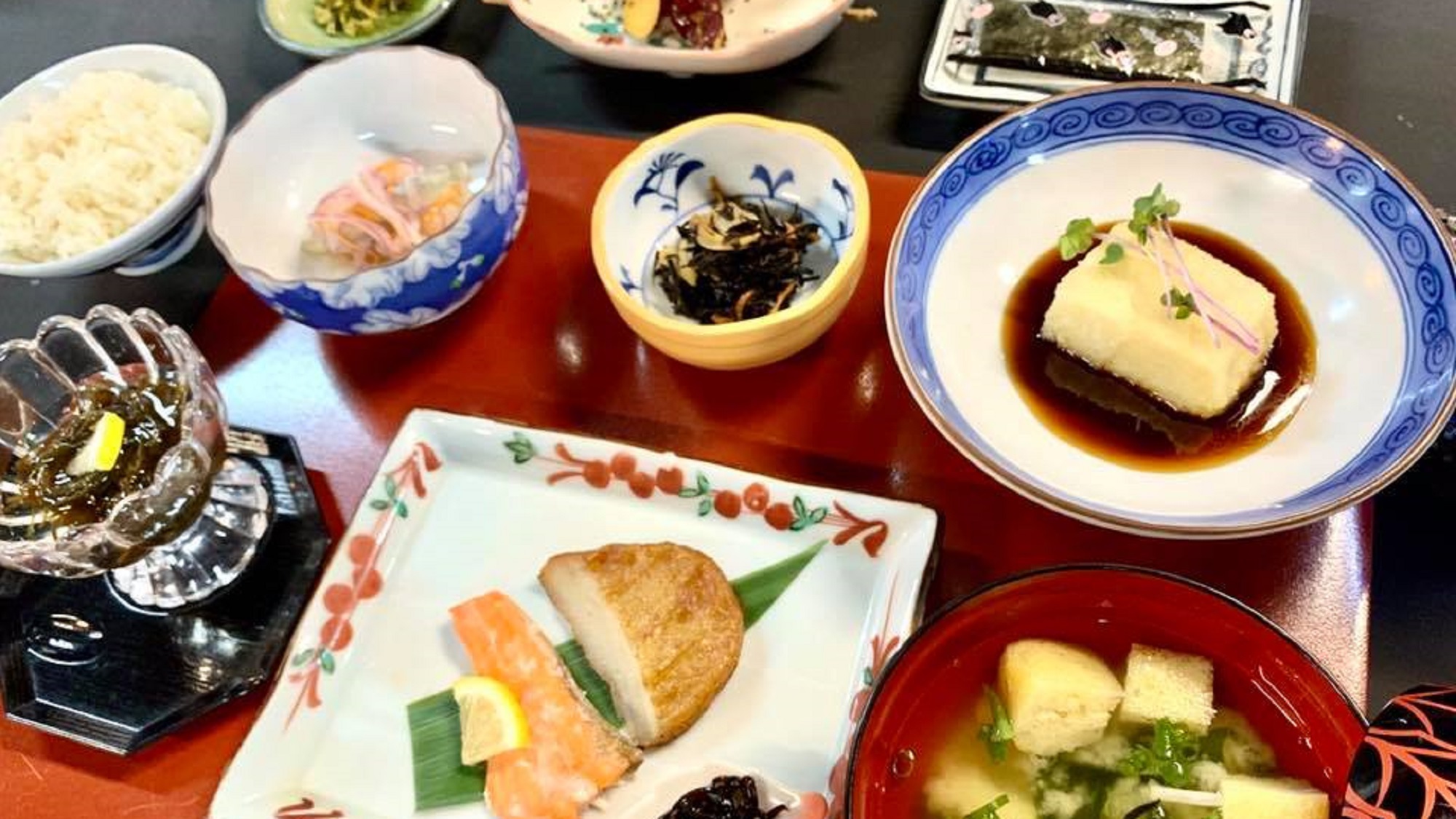 【お料理】ご朝食（一例）｜朝も体に優しいお料理「和朝食」をご用意いたしております。