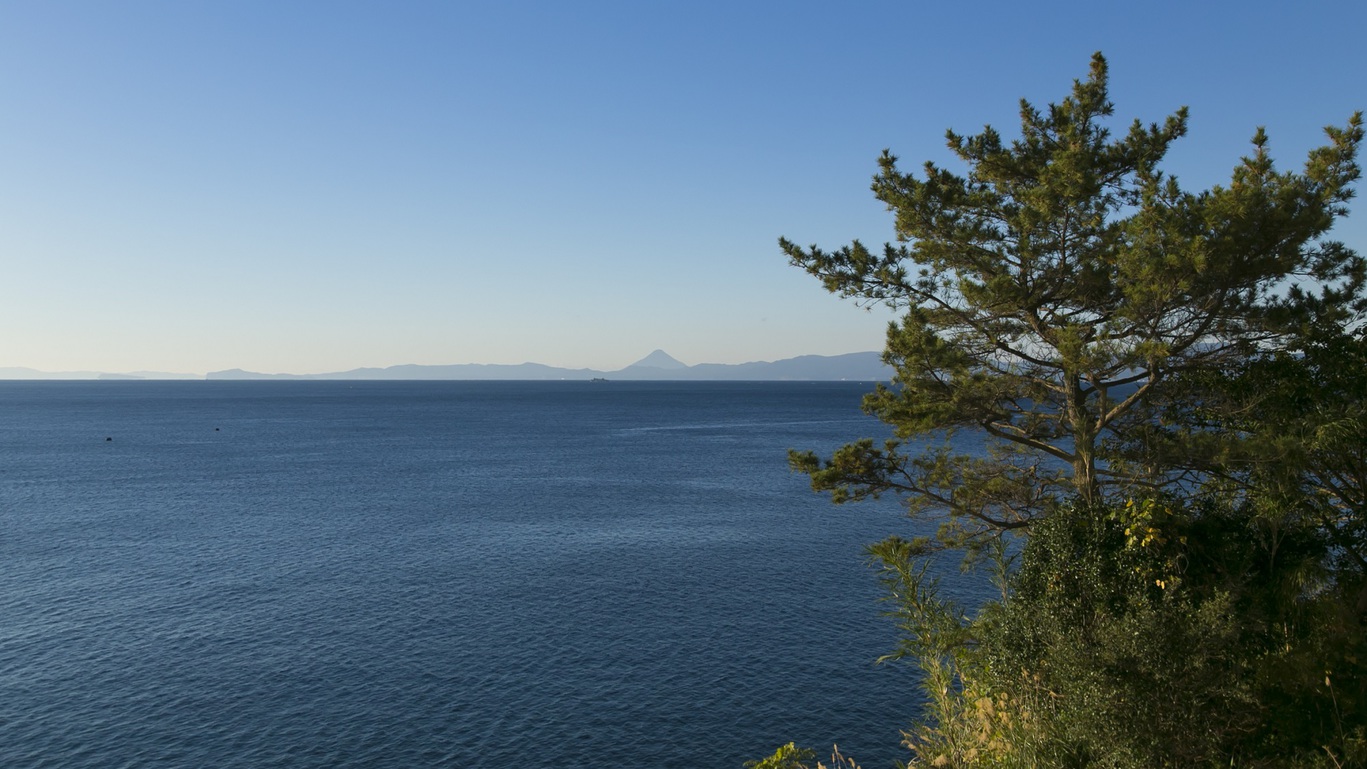 【眺望】当館は錦江湾に面しており、客室・露天風呂・ロビーなどほとんど箇所がオーシャンビューです。