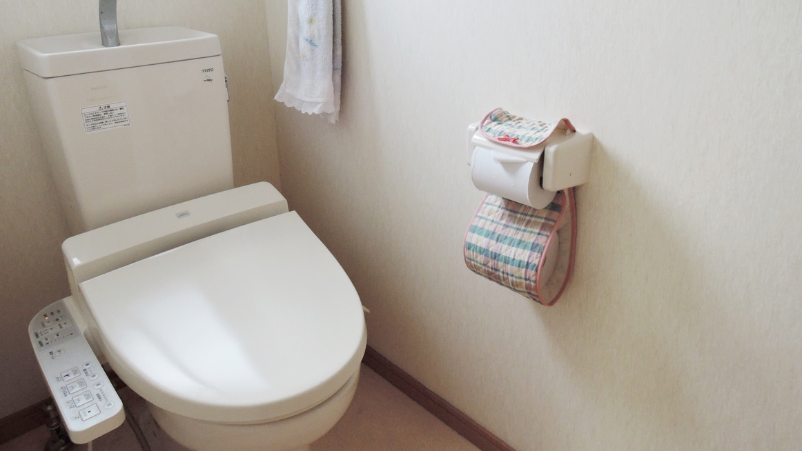 *【亀川（トリプル）】こちらのお部屋にはトイレが付いております。