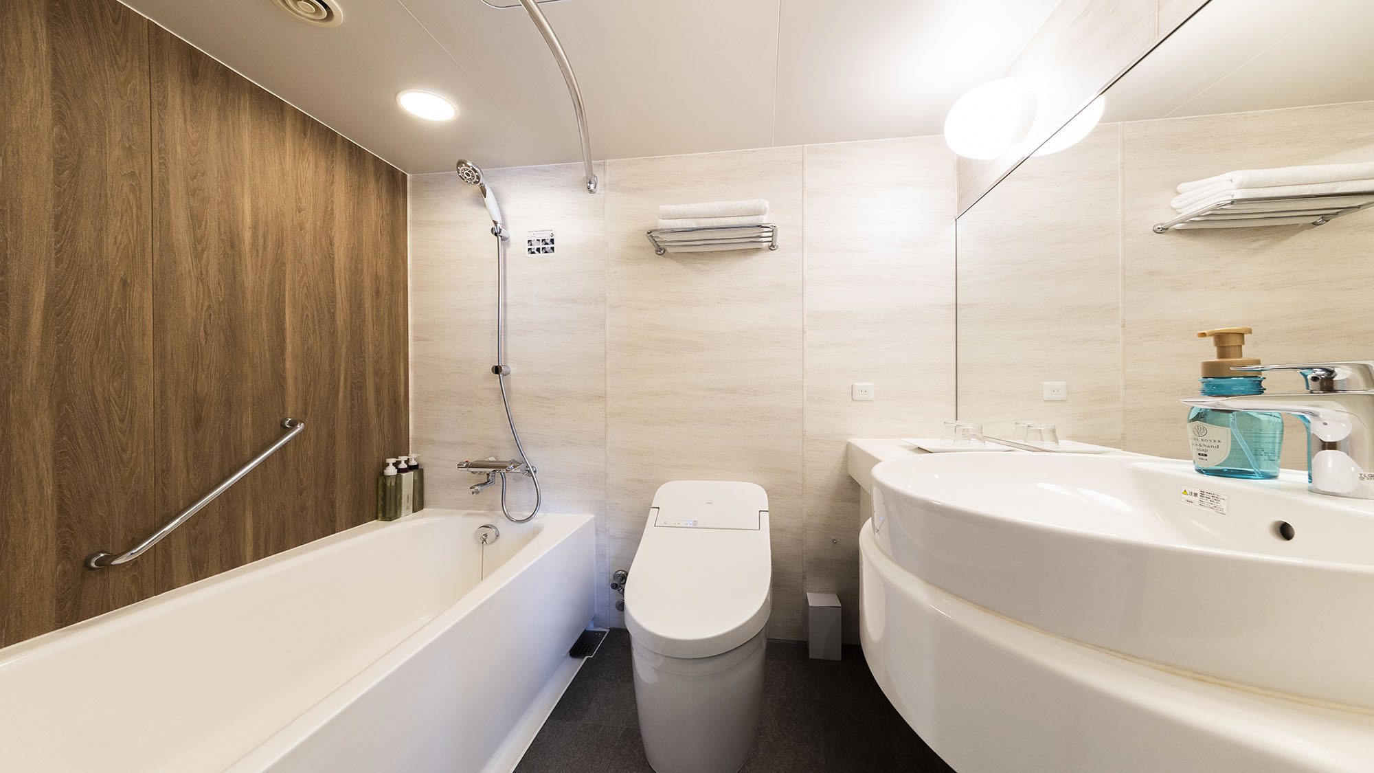 【ロイヤルコーナーツイン〜TSUGARU~】浴室