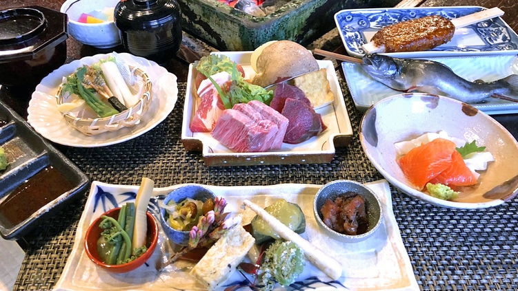 【春季限定】4種食べ比べ囲炉裏炭火焼き料理と山菜