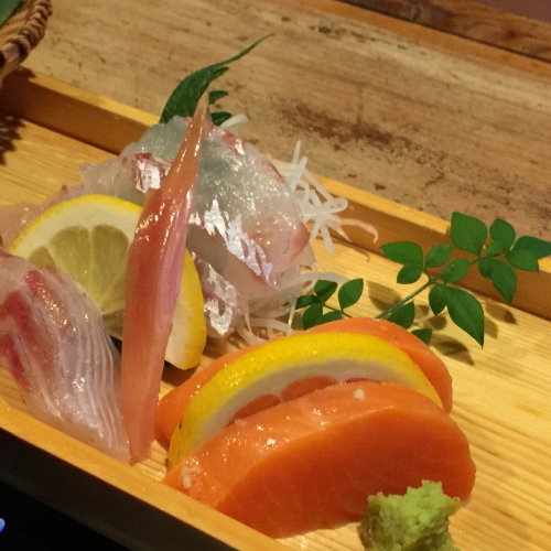 お刺身は新鮮なものをご提供！だって島ですから！