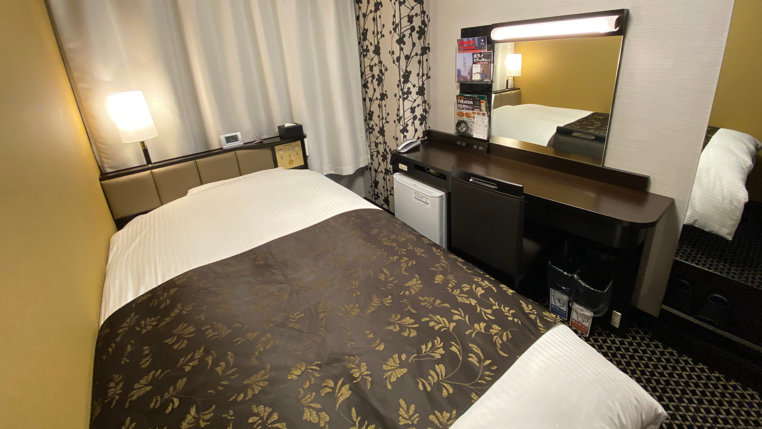 客室（シングル）広さ10㎡／ベッド1台（110㎝幅タイプ）
