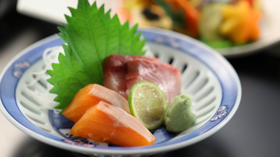 牛すき焼き会席膳、お造り（一例）。