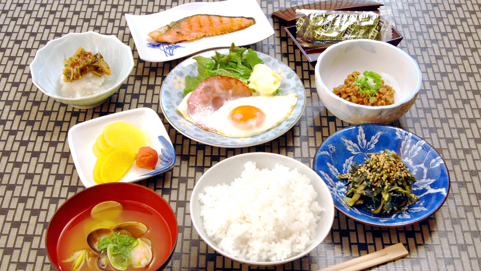 ・【朝食一例】和食中心の家庭的な朝ご飯